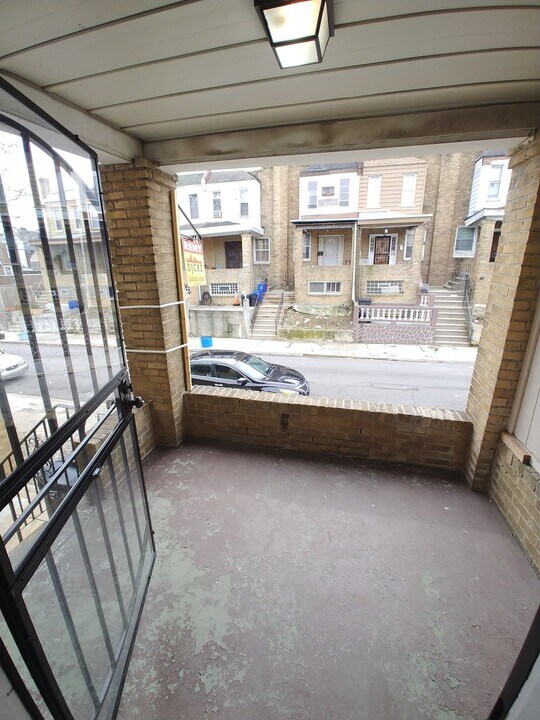 179 W Ruscomb St in Philadelphia, PA - Building Photo