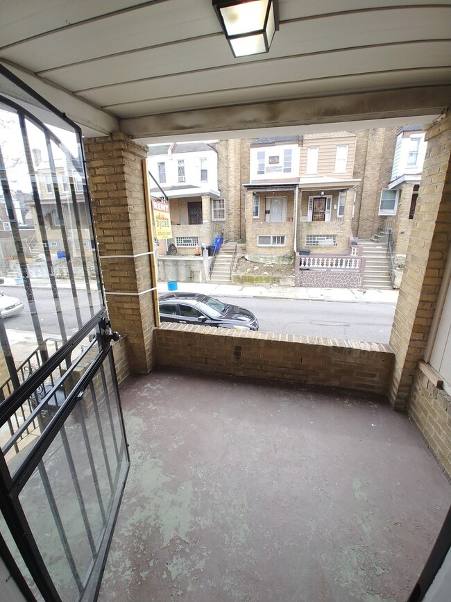 property at 179 W Ruscomb St