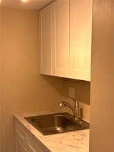 4131 Dolphin Dr in Tampa, FL - Building Photo - Building Photo