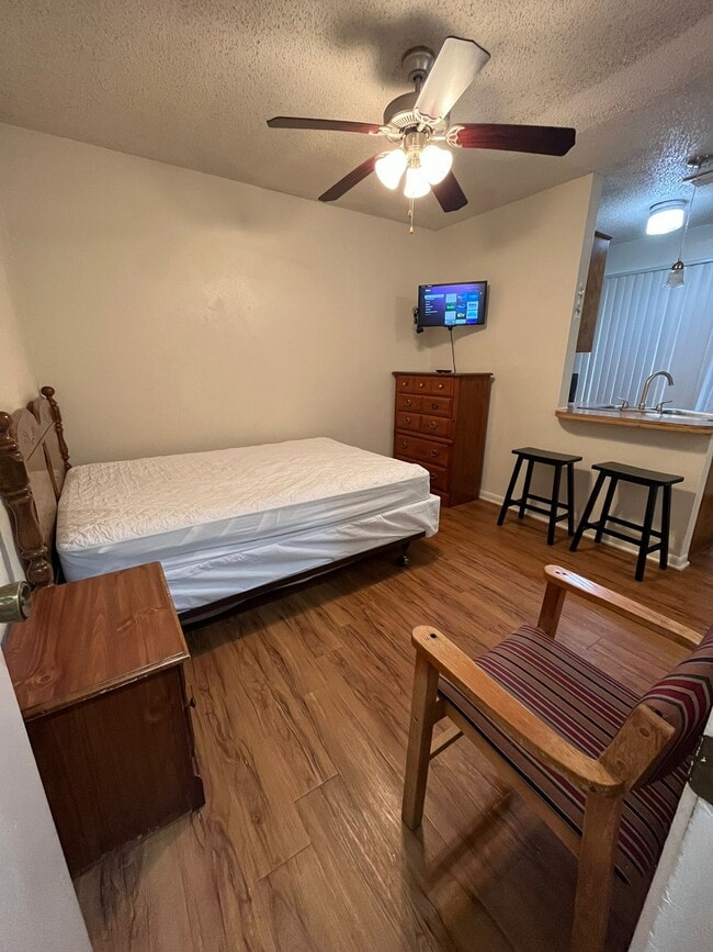 1617 N Main St in Copperas Cove, TX - Foto de edificio - Building Photo