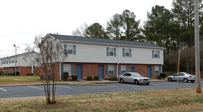 Trinity Apartments in Camden, SC - Foto de edificio - Building Photo