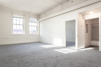 Peabody Apartments in Baltimore, MD - Building Photo - Interior Photo