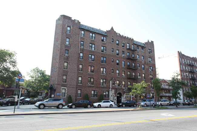 2424 Kings Hwy in Brooklyn, NY - Foto de edificio - Building Photo