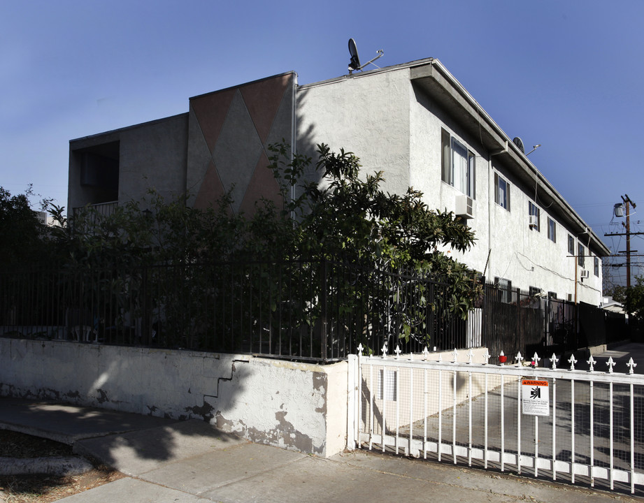 6650 Beck Ave in North Hollywood, CA - Building Photo