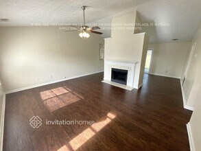 4004 Daylily Way in Douglasville, GA - Foto de edificio - Building Photo