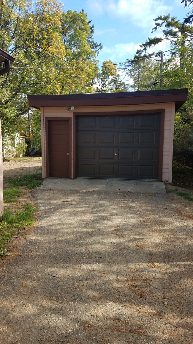 2316 Calihan Ave NE in Bemidji, MN - Foto de edificio - Building Photo