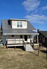 923 E Hillcrest Dr, Unit 2 in Johnson City, TN - Building Photo - Building Photo