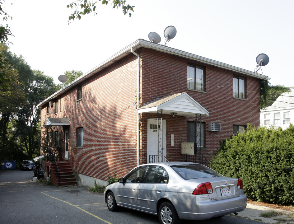 208 School St in Quincy, MA - Building Photo