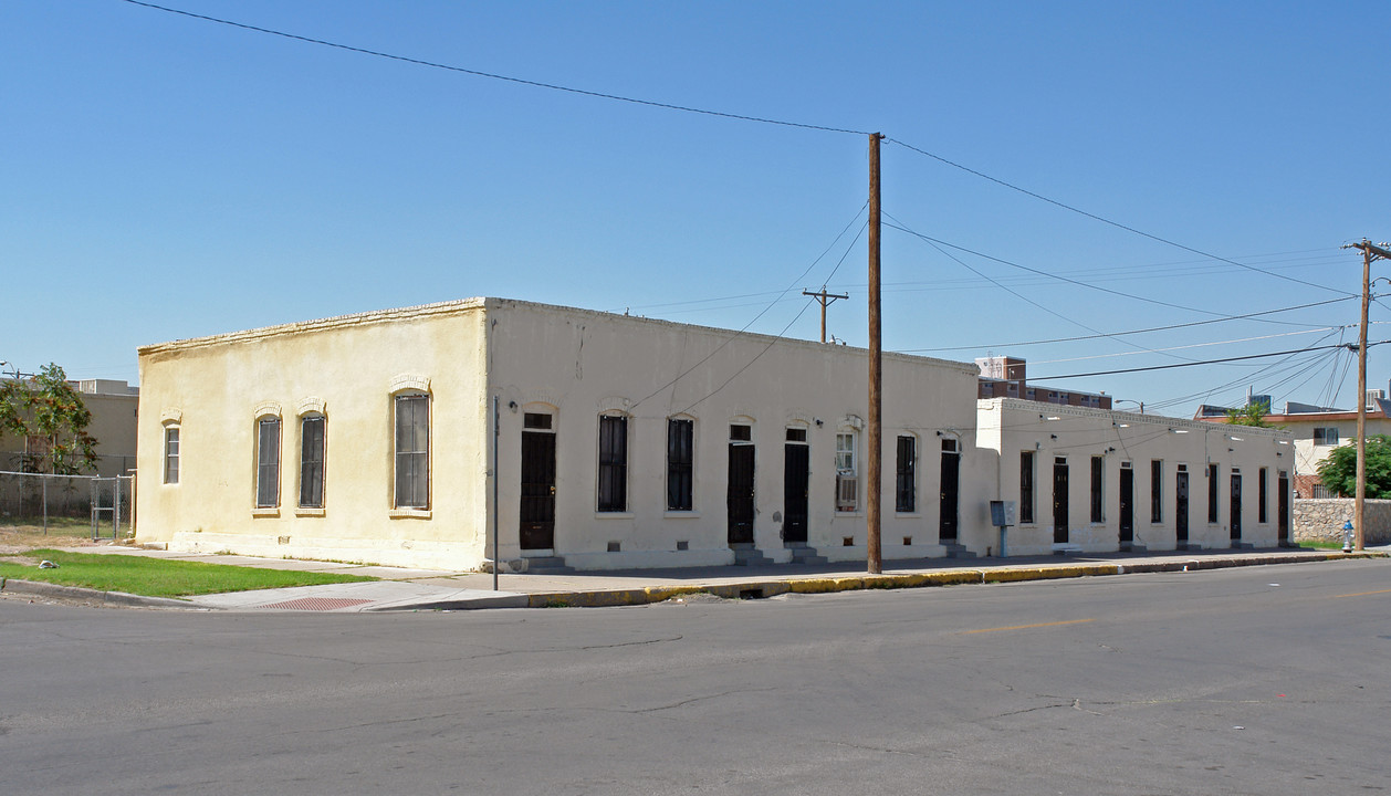 910-920 St Vrain St in El Paso, TX - Building Photo