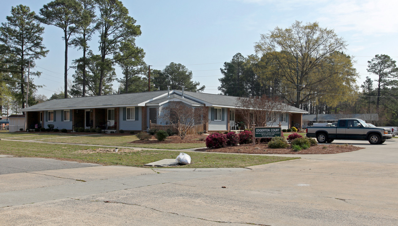 Edgerton Court in Smithfield, NC - Building Photo