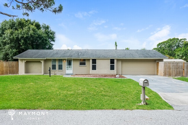 3834 San Luis Dr in Sarasota, FL - Building Photo - Building Photo