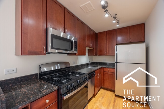 628 W Wrightwood Ave, Unit 317