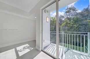 1536 NW 15th Ave in Miami, FL - Building Photo