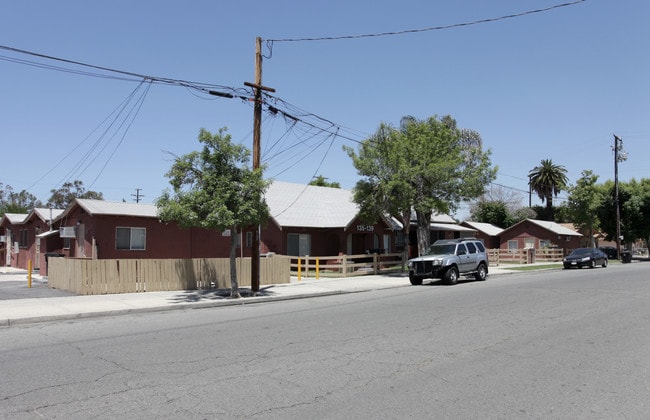 123-145 N Inez St in Hemet, CA - Building Photo - Building Photo