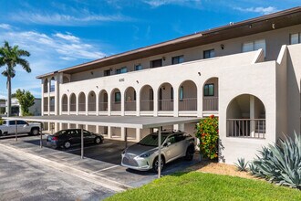 Whiskey Creek Condominiums in Ft. Myers, FL - Building Photo - Building Photo