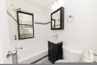 2120 N Dayton St, Unit 308 in Chicago, IL - Building Photo - Building Photo