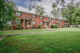 Jefferson Apartments in College Park, GA - Building Photo - Building Photo