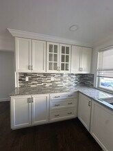 8 Barnum Ct in Danbury, CT - Building Photo - Building Photo