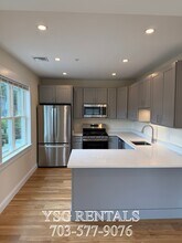 14 Dorr St, Unit #1 in Boston, MA - Foto de edificio - Building Photo