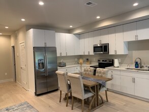 2512 Elvans Rd SE, Unit 1 in Washington, DC - Building Photo - Building Photo