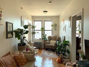 108 Brighton Ave, Unit 10 in Boston, MA - Foto de edificio - Building Photo