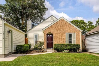 16806 Doverwood Way in Houston, TX - Building Photo - Building Photo