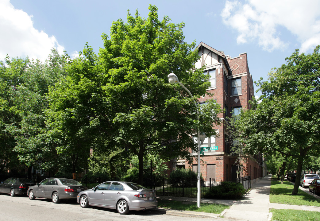 5200-5208 S Woodlawn Ave in Chicago, IL - Building Photo