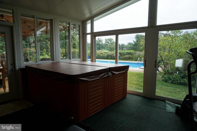 927 Fairway Dr NE in Vienna, VA - Building Photo - Building Photo
