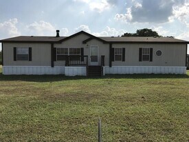 2500 Redwood Cir in Burleson, TX - Building Photo
