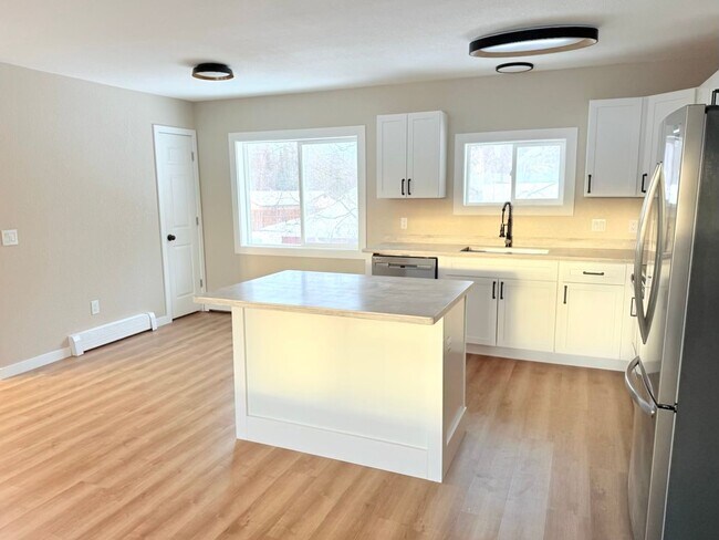 1717 Aliak Dr in Kenai, AK - Building Photo - Building Photo