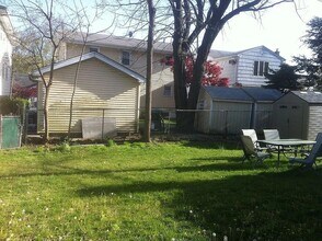 372 Gilbert Ave, Unit #2 in Elmwood Park, NJ - Building Photo - Building Photo