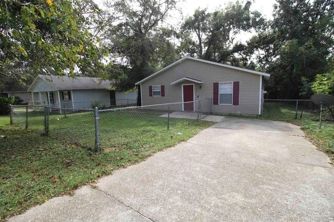 property at 1911 W Gonzalez St