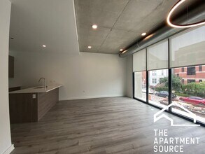 1118 W Patterson Ave in Chicago, IL - Building Photo - Building Photo