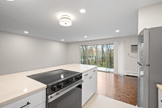 Grandin Park in Cincinnati, OH - Building Photo - Building Photo