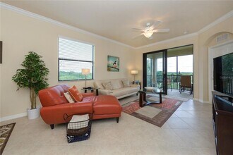 7005 River Hammock Dr, Unit 301 in Bradenton, FL - Building Photo - Building Photo