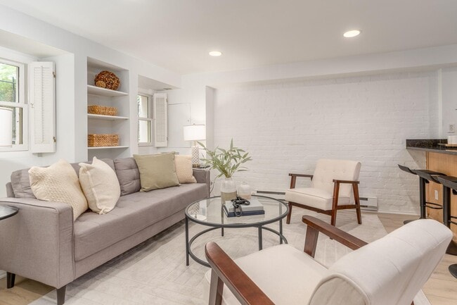 1683 35th St NW in Washington, DC - Building Photo - Building Photo