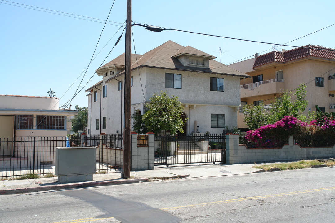 2622 James M Wood Blvd in Los Angeles, CA - Building Photo