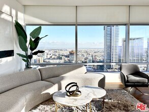 900 W Olympic Blvd in Los Angeles, CA - Building Photo - Building Photo