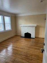 15878 Kentucky St, Unit Upper in Detroit, MI - Building Photo - Building Photo