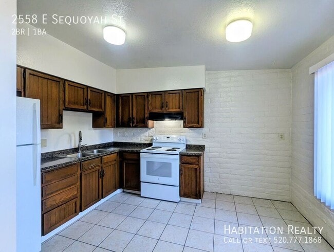 2558 E Sequoyah in Tucson, AZ - Building Photo - Building Photo