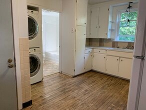 49 Prospect St, Unit Lower in Fredonia, NY - Foto de edificio - Building Photo