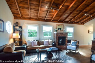 429 Longfellow Ave in Hermosa Beach, CA - Building Photo - Building Photo