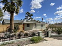 1305 N Frances St in Tempe, AZ - Foto de edificio - Building Photo