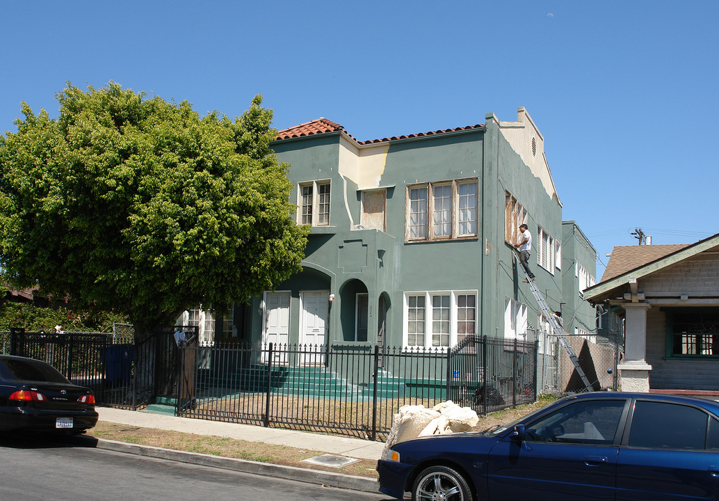 552 N Harvard Blvd in Los Angeles, CA - Building Photo