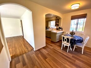 1653 1/2 Maltman Ave, Unit 12 in Los Angeles, CA - Foto de edificio - Building Photo