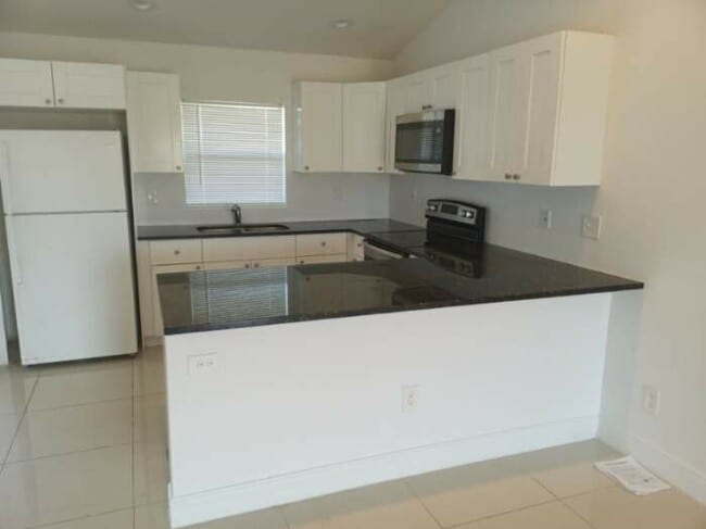 9007 Meadow Cir in La Belle, FL - Building Photo - Building Photo