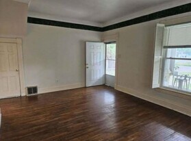 1245 SW Clay St in Topeka, KS - Building Photo