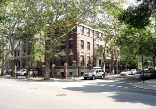 1-9 Montgomery Pl in Brooklyn, NY - Building Photo - Building Photo