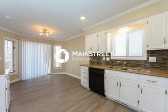 7912 N Michigan Ave in Kansas City, MO - Building Photo - Building Photo