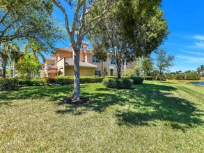 2710 Callista Ct in Naples, FL - Foto de edificio - Building Photo